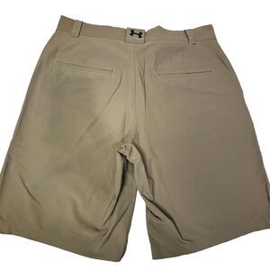 Under Armour Golf Performance Shorts Mens 34 Beige Stretch Nylon UA‎ EUC